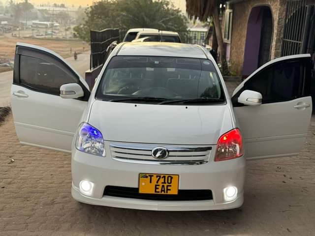 A picture of TOYOTA RAUM EA