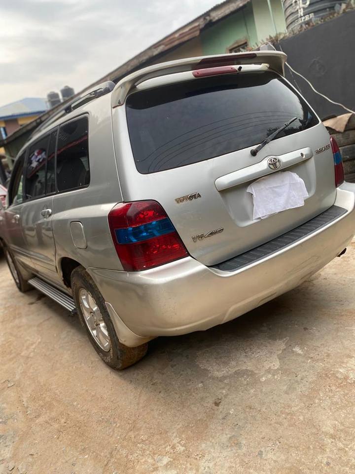 A picture of Toyota Highlander 2005