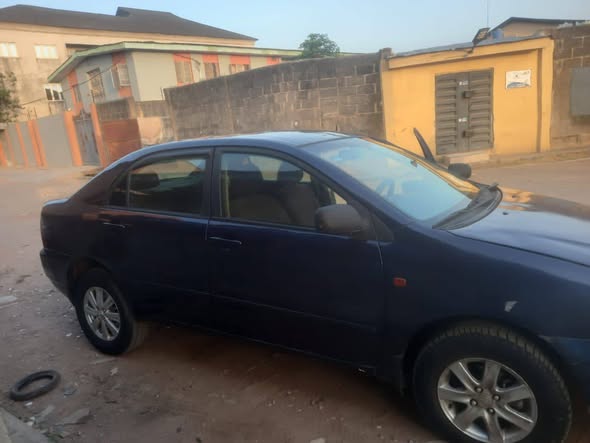 A picture of Toyota corolla 04 bank type