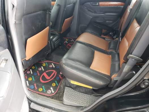 A picture of RUSH RUSH RUSH PRICE SLASHED FOR THIS LEXUS GX470 Absolutely