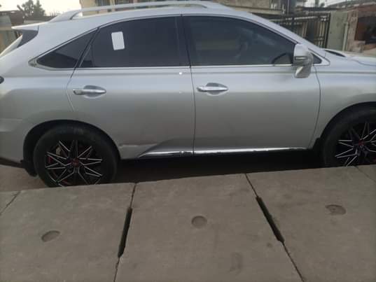 A picture of LEXUS RX350