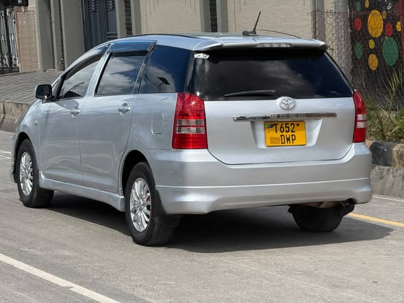 A picture of TOYOTA WISH