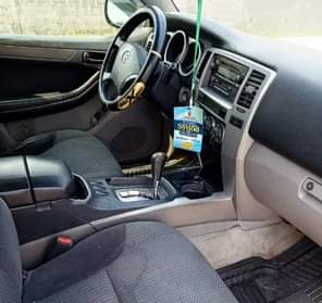 A picture of 2005 4runner Engine is weak but can travel First body