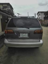 A picture of 2000 Toyota Sienna