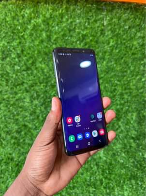 A picture of samsung s9 plain 64gb bei 255000 biashara dukani 0764613458 mawasiliano