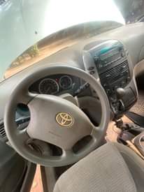 A picture of 2006 Toyota Sienna For Sale in Ogun First come first