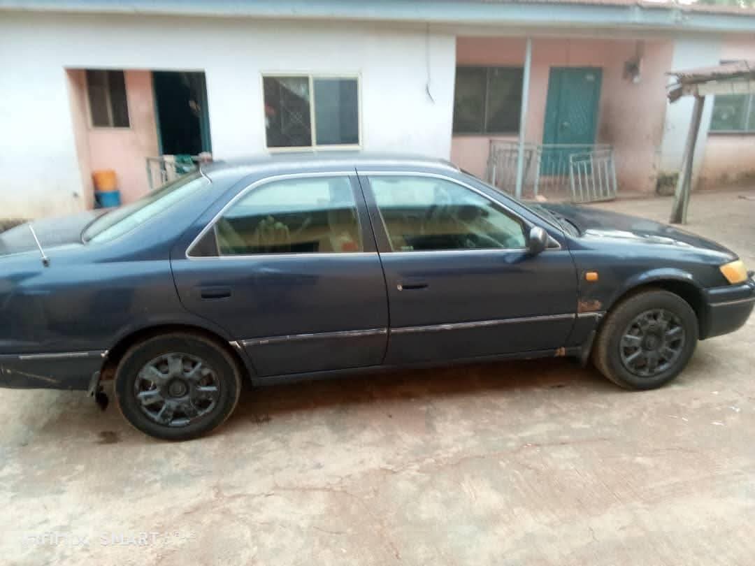 A picture of Toyota Camry Tiny light Manual first body 4plug