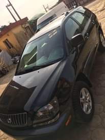 A picture of Lexus Rx300