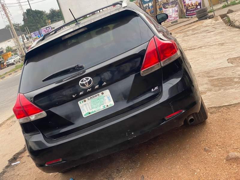 A picture of 2012 Toyota Venza First body pan Toks standard Untampered Engine