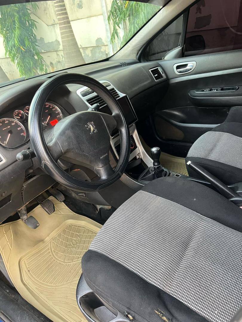 A picture of PEUGEOT 307 MANUAL