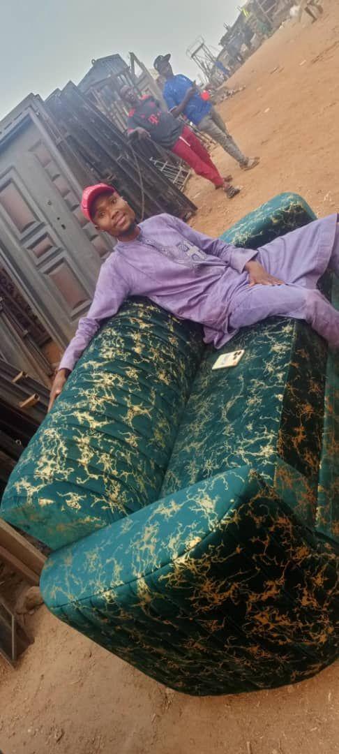 A picture of is available call my phone number 09031389139
