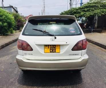 A picture of TOYOTA HARRIER OLD NAIUZA MIL 8 8 0743435416