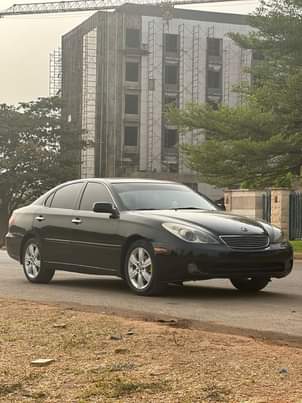 A picture of EXTREMELY SHARP 2005 LEXUS ES330 EVERYTHING IS WORKING PERFECTLYAC PROPERLY