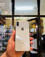 A picture of iPhone XS MAX 64GbBattery 84