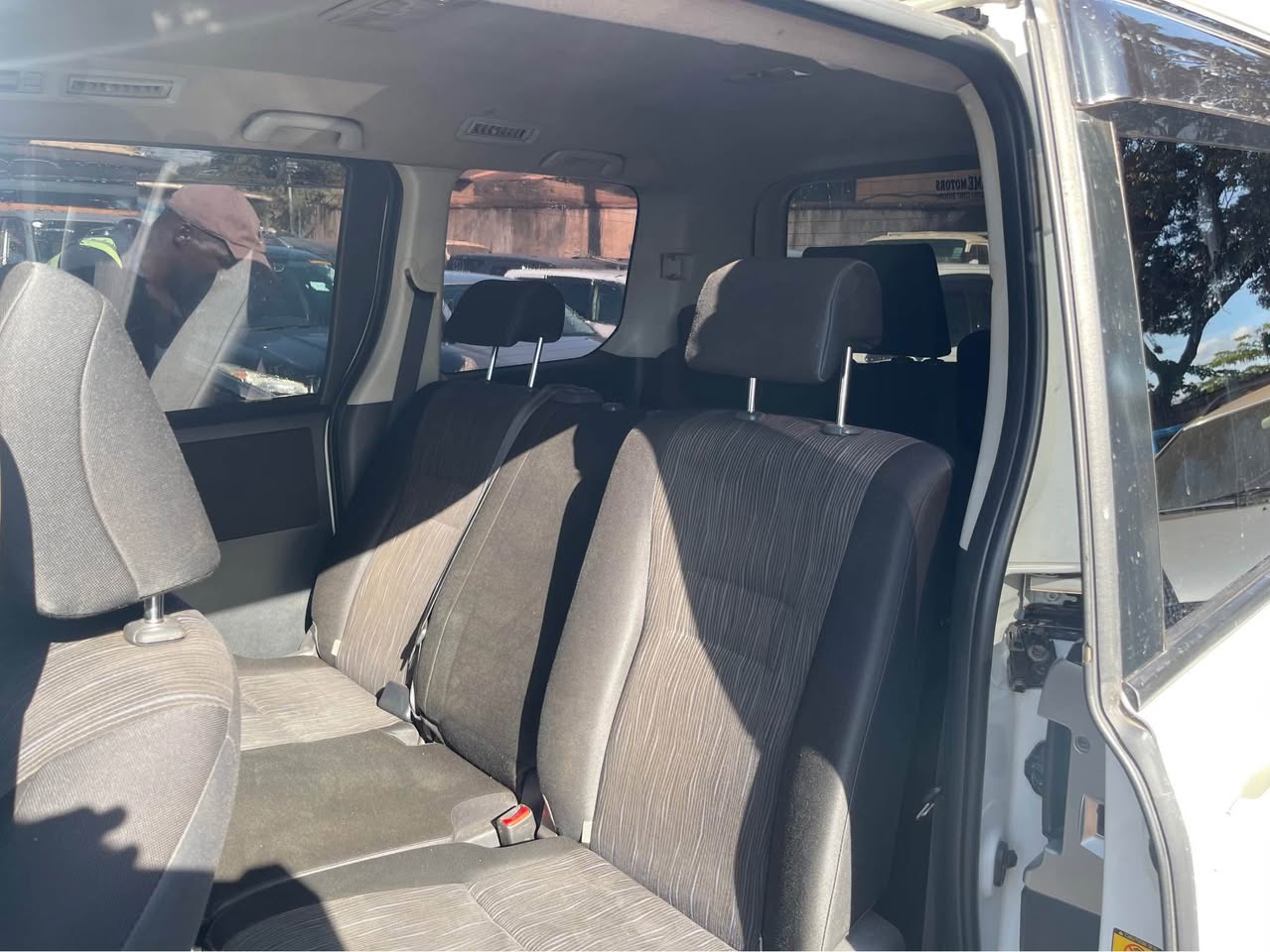 A picture of Toyota Noah si 2010