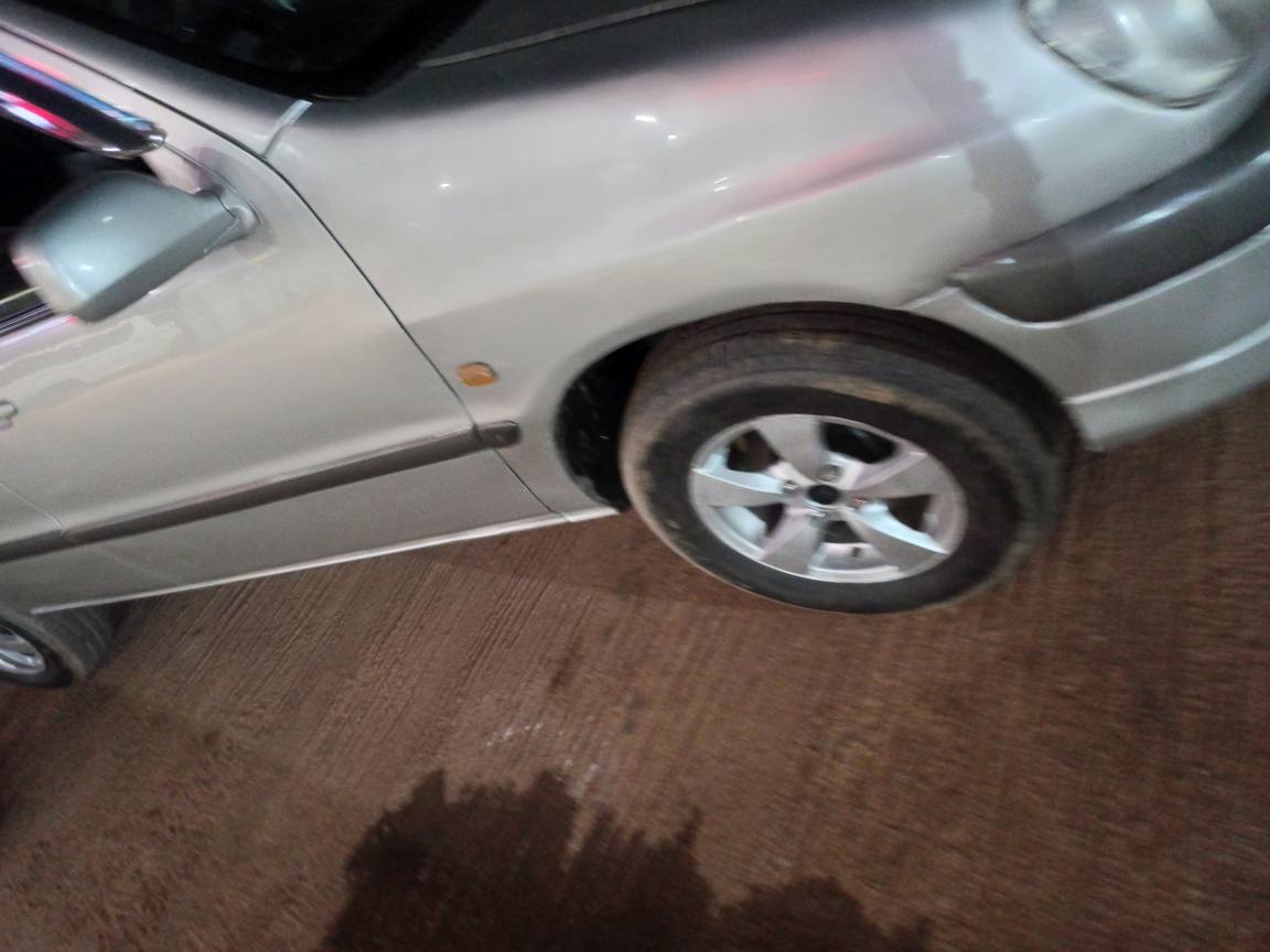 A picture of Toyota Raum model 1999