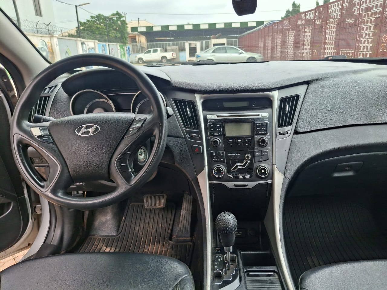 A picture of 2010 Hyundai sonata