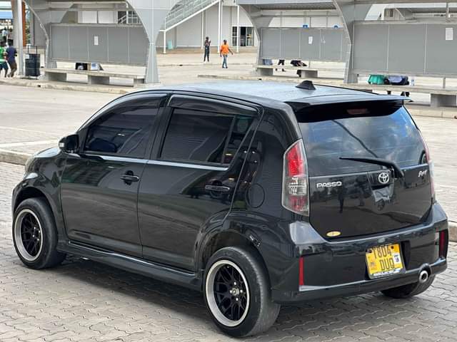 A picture of Toyota passo