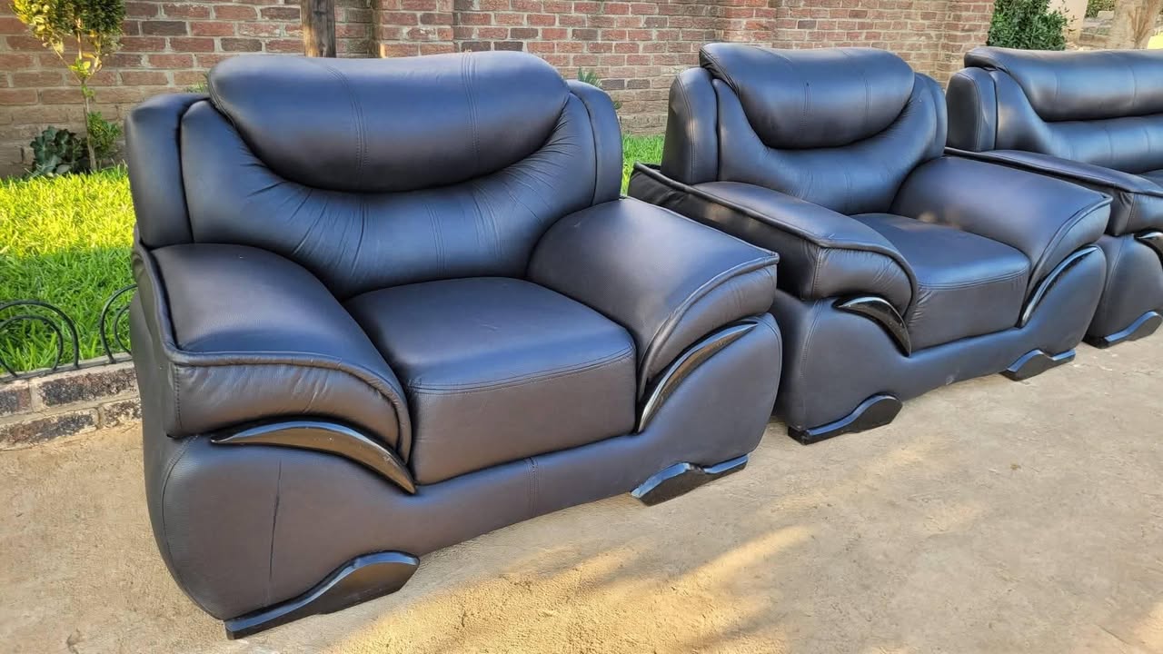 classifieds/furniture sofas