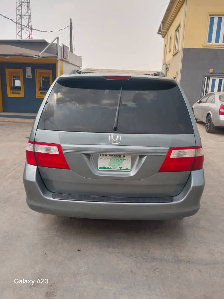 A picture of Honda Odyssey 06 For Sale