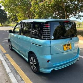 toyota sienta