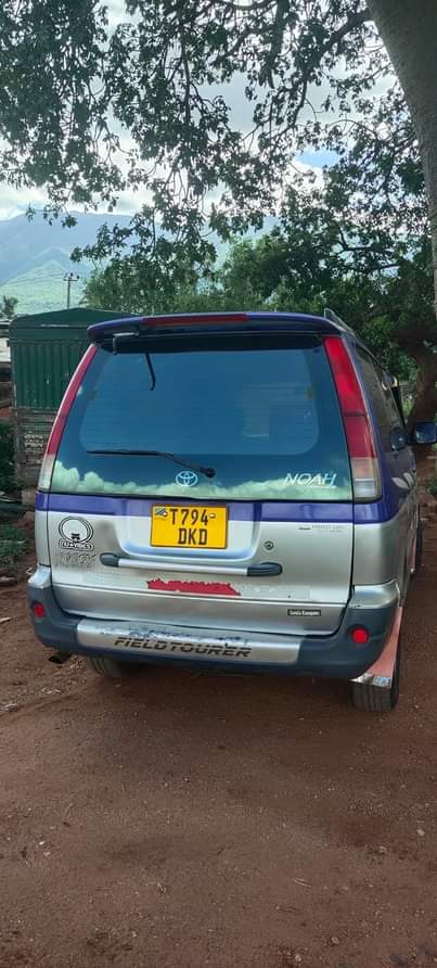 A picture of Toyota noah