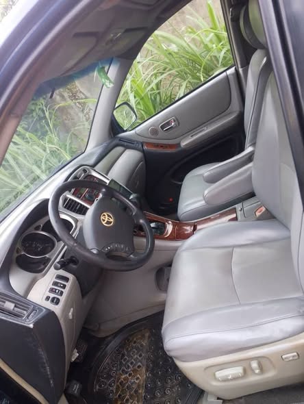 A picture of Distress market Super Clean 3 Seaters Highlander Fullest option 07047724465