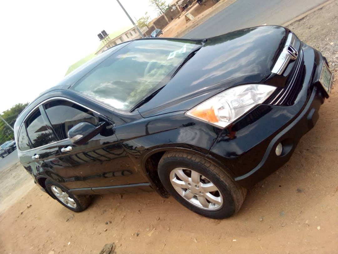 A picture of 2008 Honda CR V.