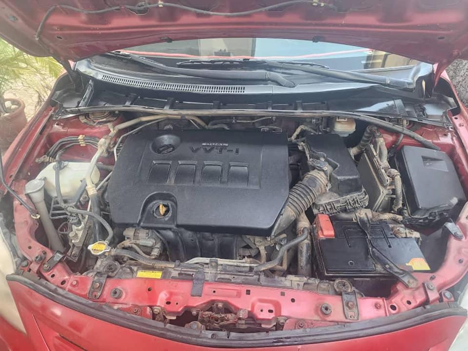 A picture of First body 2012 Corolla LE with nothing tampered