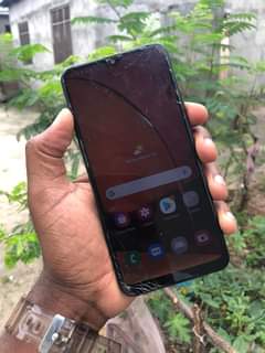 A picture of Samsung a20s
