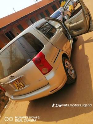A picture of Toyota raum New shape