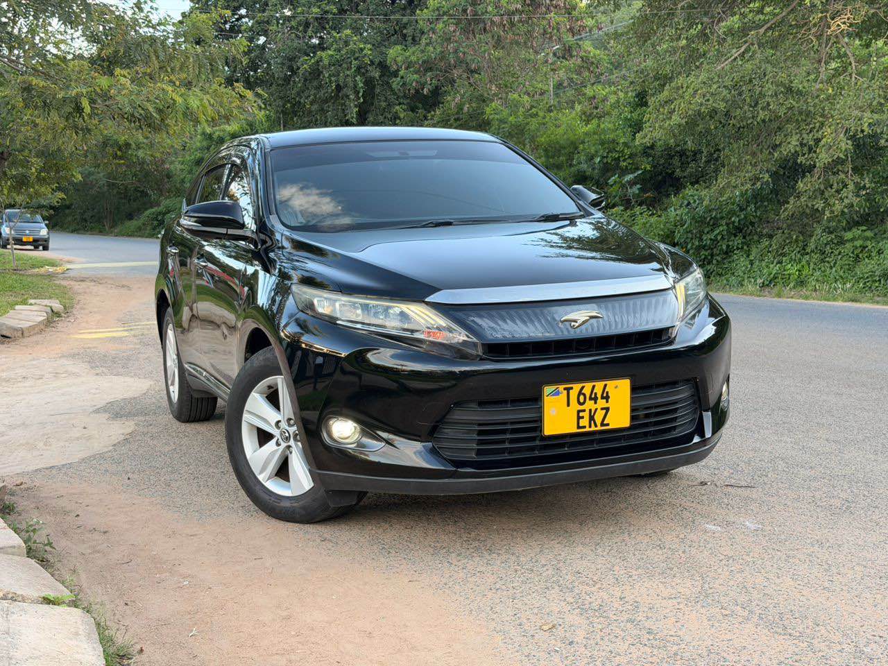 A picture of Toyota HARRIER ANACONDA
