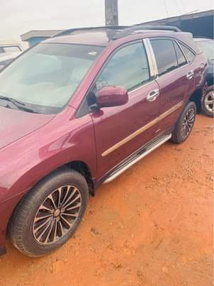 A picture of LEXUS RX 350