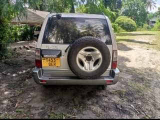 A picture of Land cruiser Prado for sale 0685136087