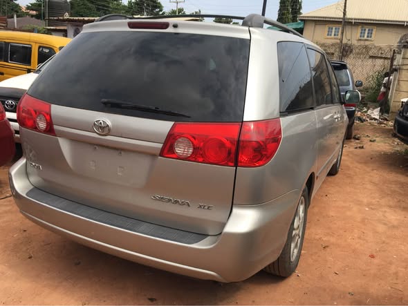 A picture of Foreign used 2007 sienna XLE 3MZ Engine and power doors