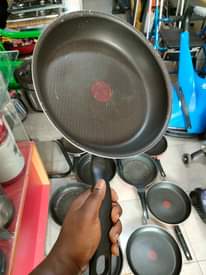 A picture of UK Used Non sticky frying pans Ugx 50 000