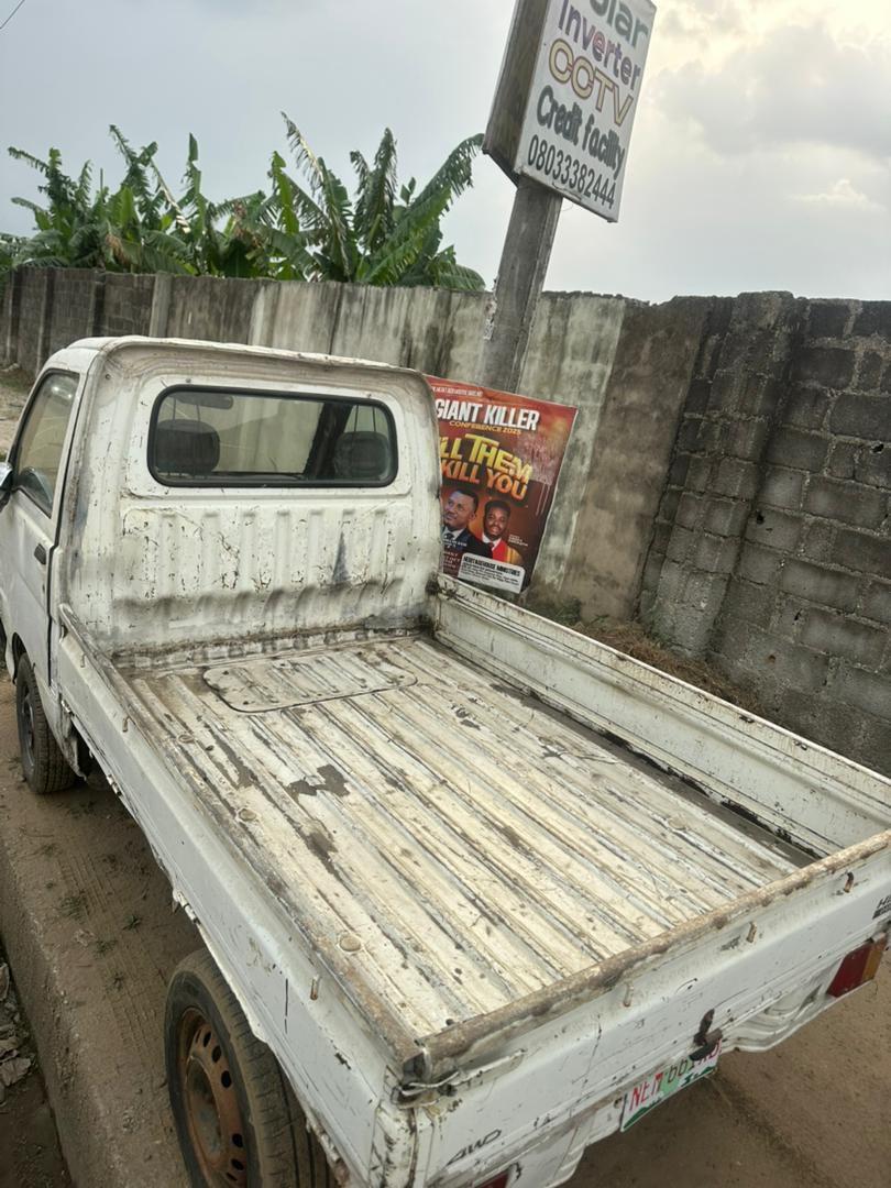 A picture of Mini truck