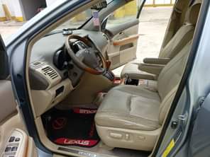 A picture of Distress alert Highest grade Lexus RX 330 Everything is intact