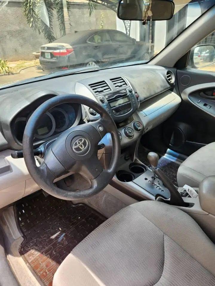 A picture of Car