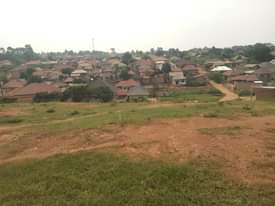 A picture of Good for renters Located kawanda city Size 40by25ft 8.5m Size