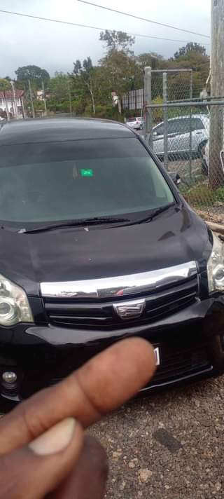 used toyota noah