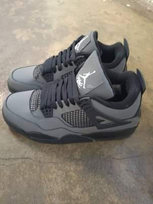 A picture of Air Jordan 4