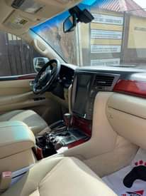 A picture of Lexus LX570 2009 2020