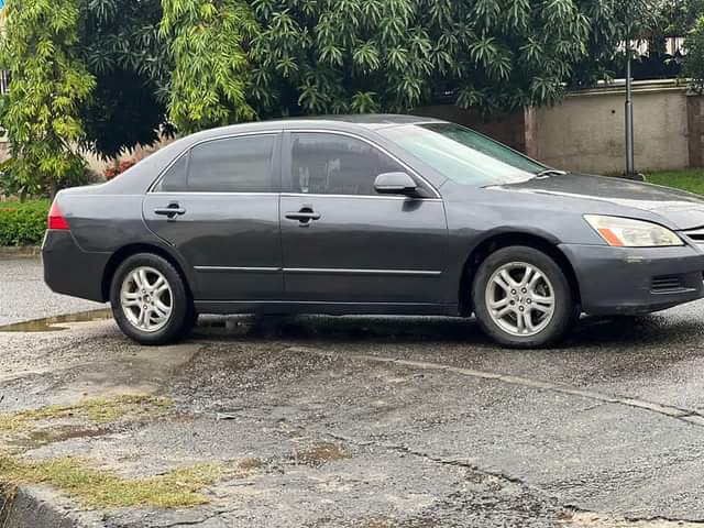 A picture of Honda Accord DC 2007 model