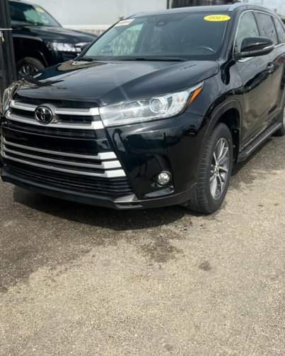 A picture of 2018 TOYOTA HIGHLANDER XLE