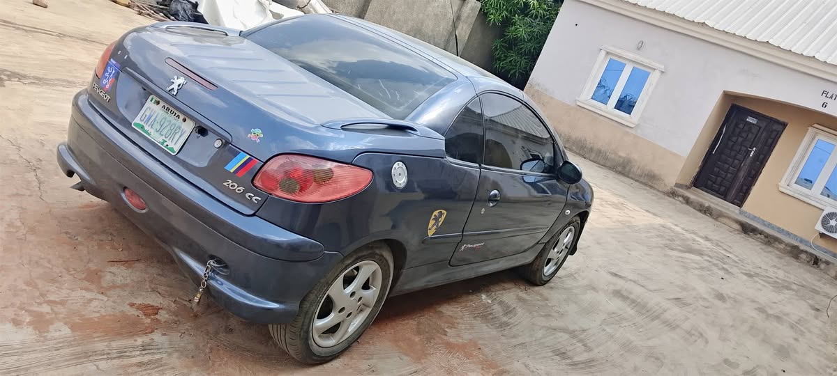 A picture of PEUGEOT 206 CC WITH SILENT ENGINE AND GEAR AC WORKING