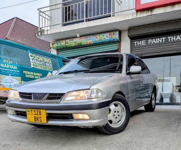 A picture of TOYOTA CARINA