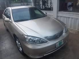 A picture of 2004 toyota camry