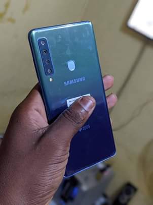 A picture of Samsung a9