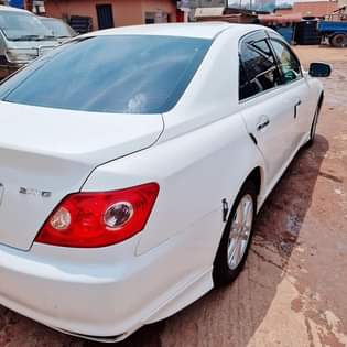 A picture of Toyota mark x in good condition call me on 0755169683